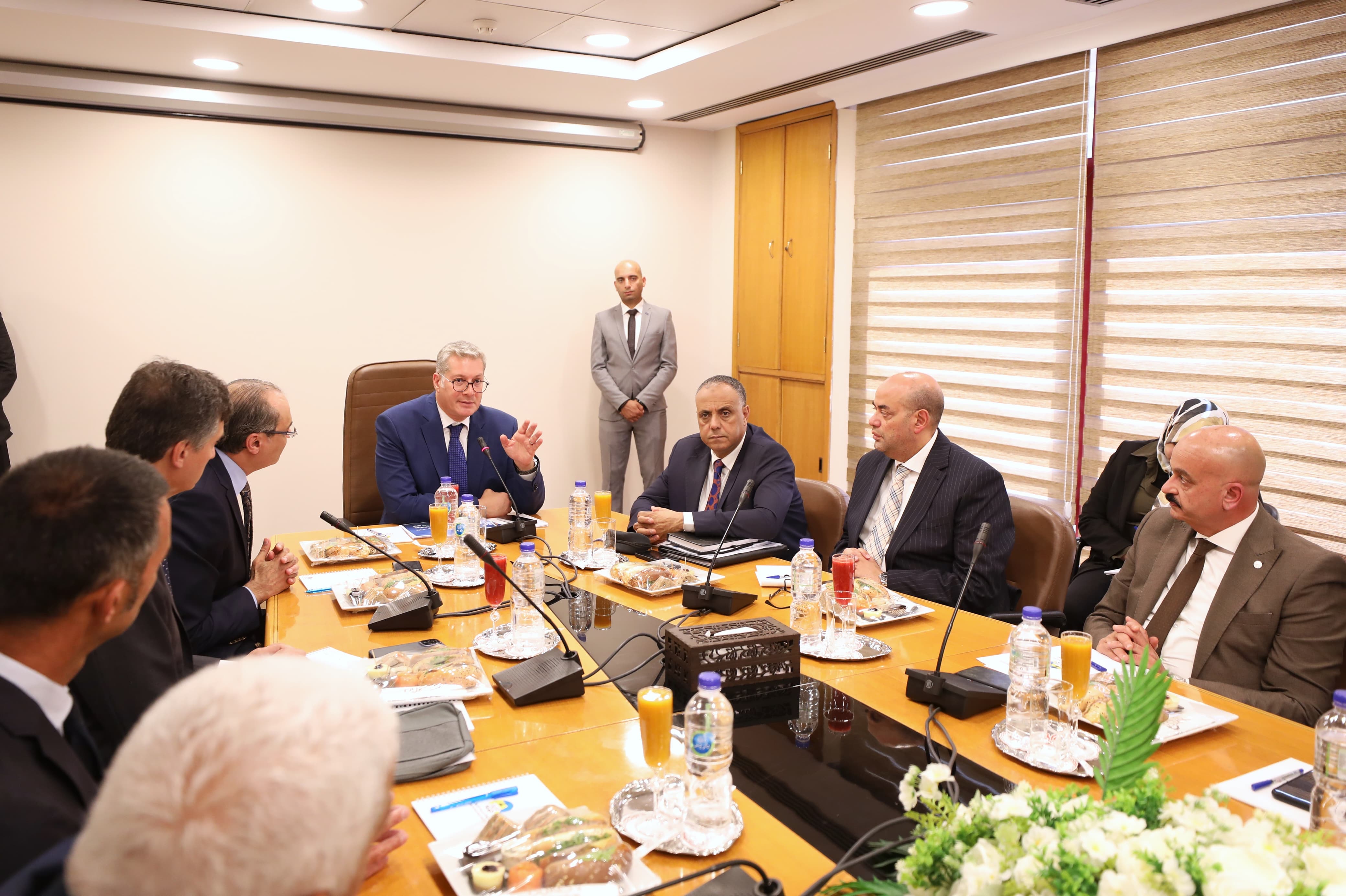 وزير البترول يتفقد أداء الإنتاج بشركة